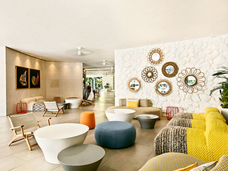 La Pirogue Resort & Spa
