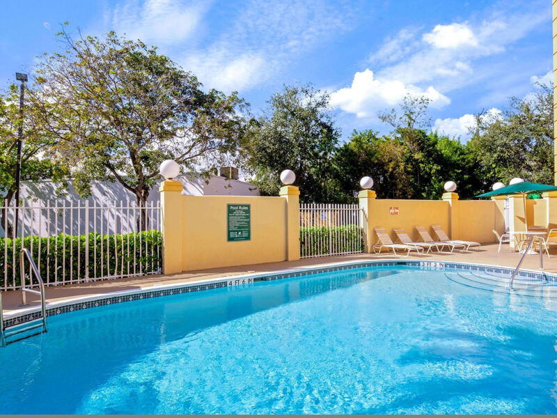 La Quinta Inn &Amp; Suites Miami Cutler Ridge