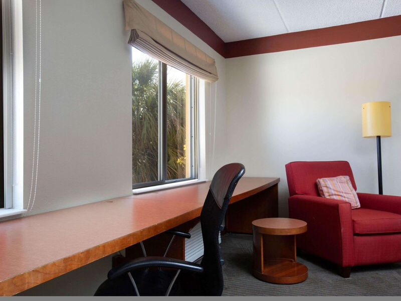 La Quinta Inn &Amp; Suites Miami Cutler Ridge