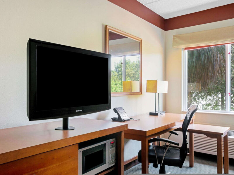 La Quinta Inn &Amp; Suites Miami Cutler Ridge