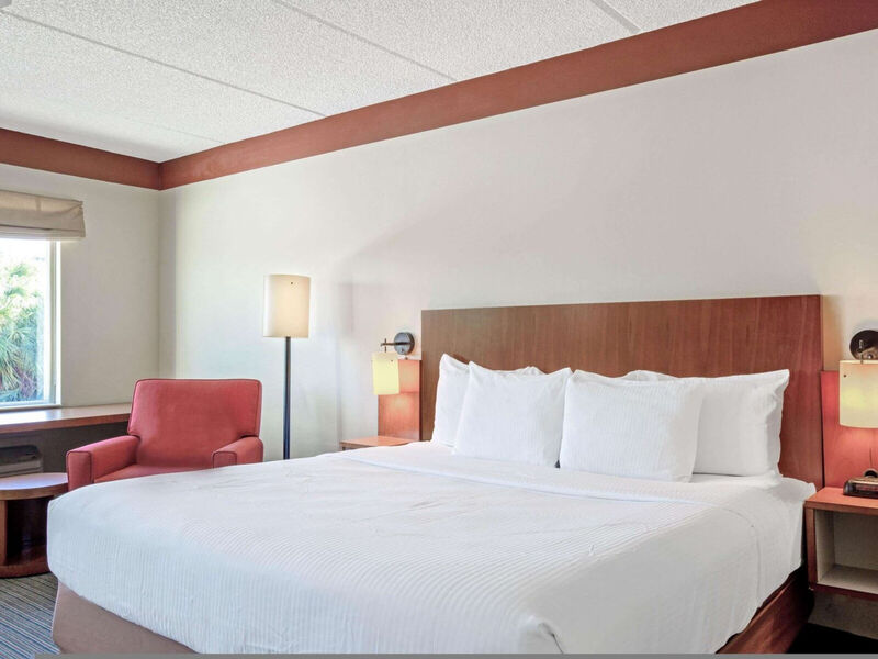 La Quinta Inn &Amp; Suites Miami Cutler Ridge