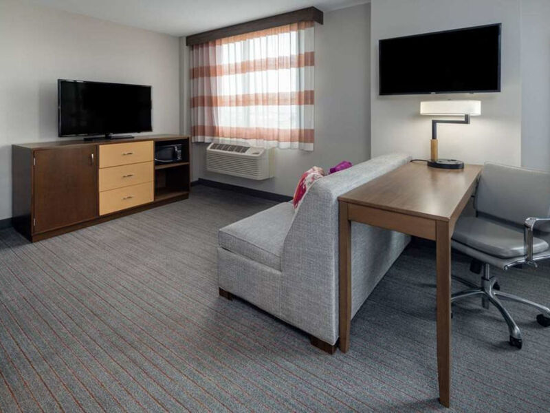La Quinta Inn And Suites At Lax