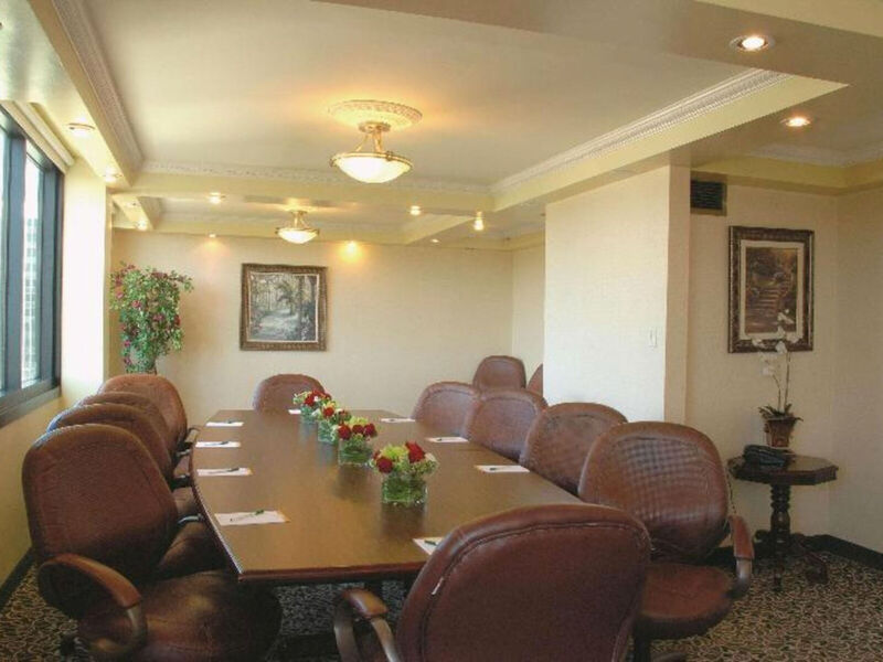 La Quinta Inn And Suites At Lax