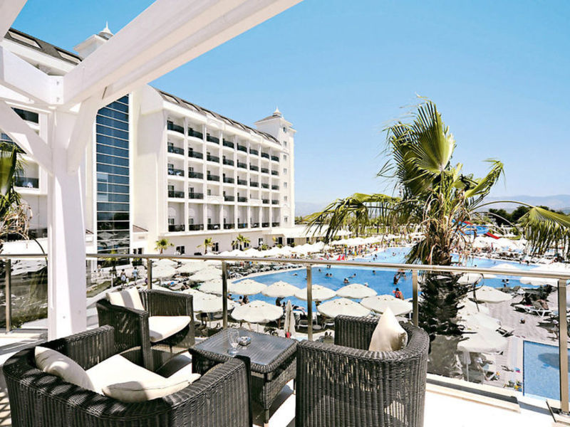 Lake & River Side Hotel & Spa