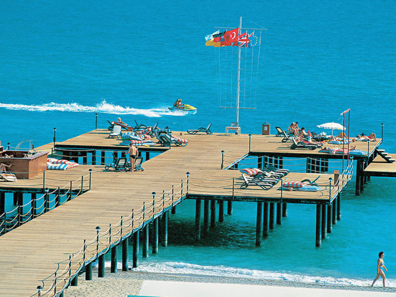 Lara Beach, Hotel