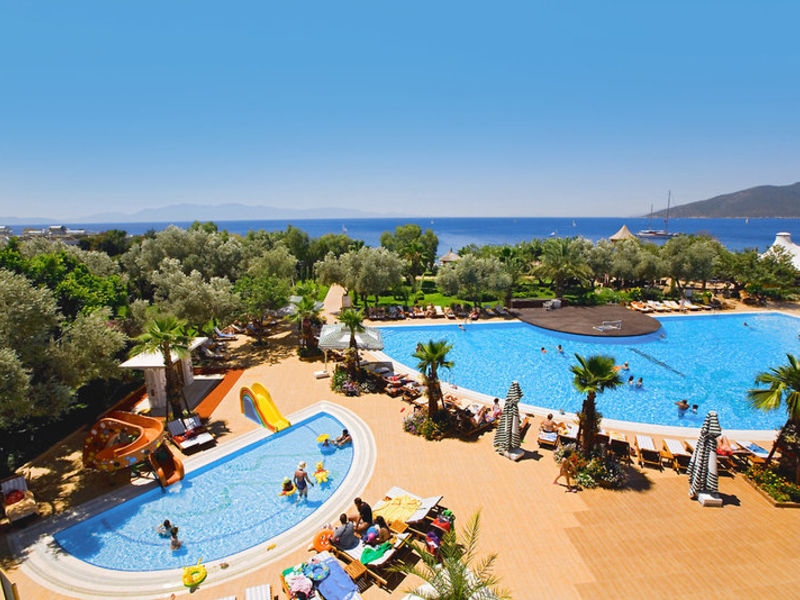 Latanya Park Resort