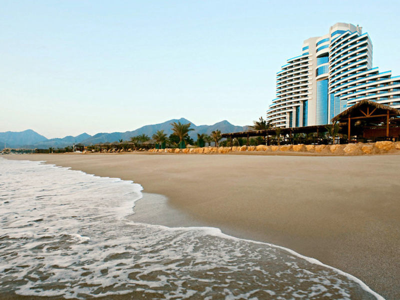 Le Meridien Al Aqah Beach Res.