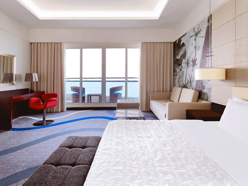 Le Meridien Al Aqah Beach Res.