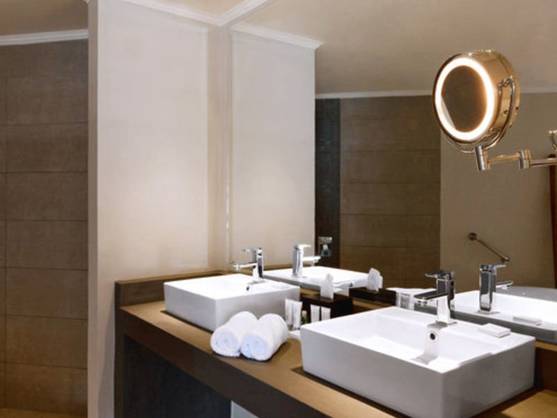 Le Meridien Fisherman's Cove