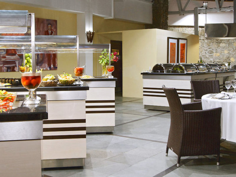 Le Meridien Fisherman's Cove