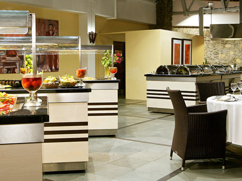 Le Meridien Fisherman's Cove