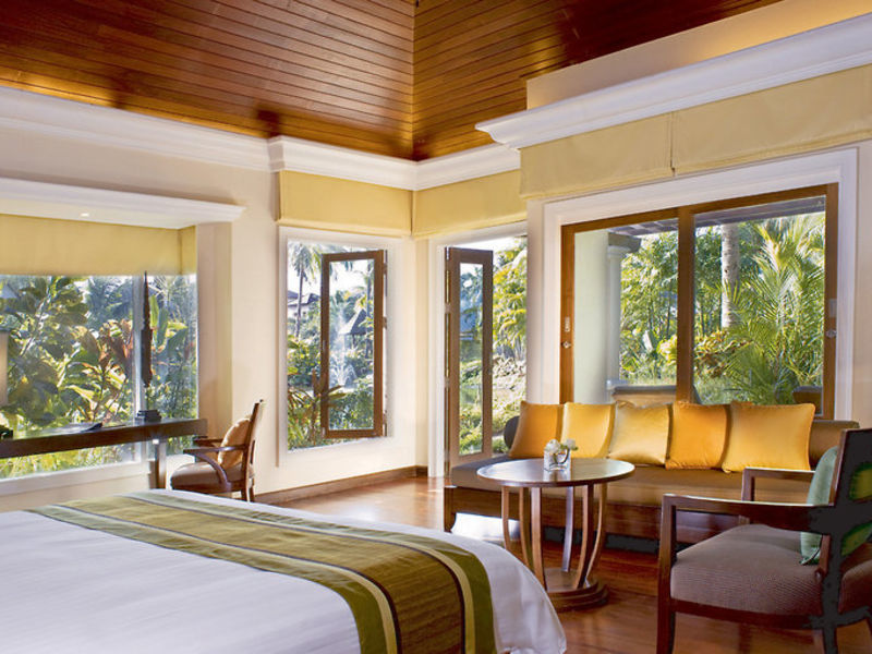 Le Meridien Khao Lak Beach