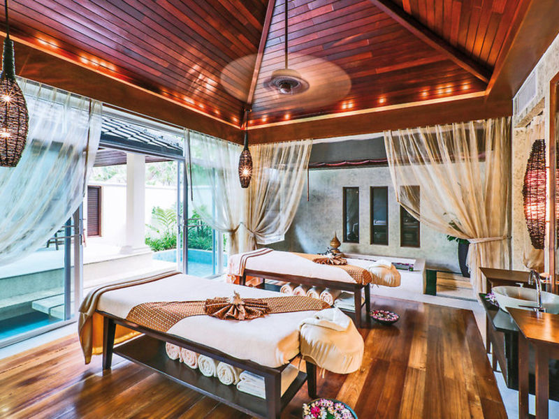 Le Meridien Khao Lak Beach