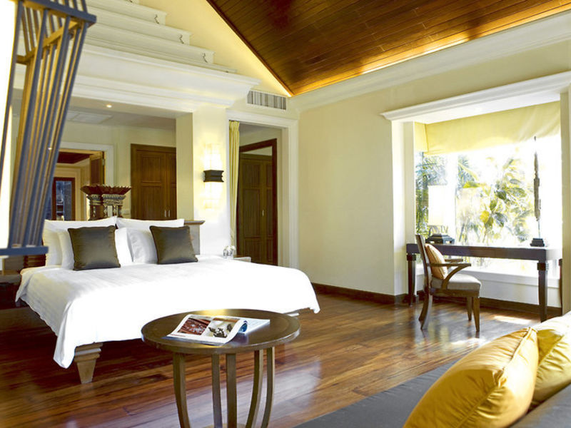 Le Meridien Khao Lak Beach