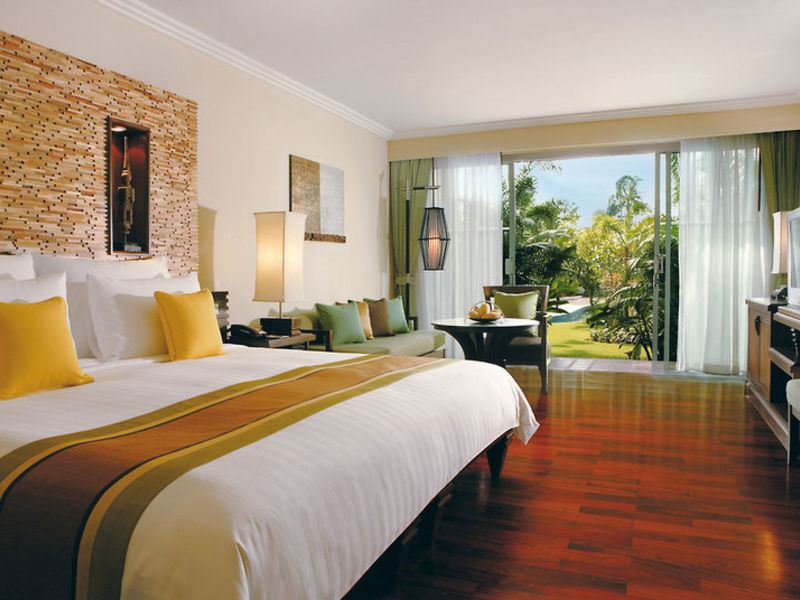 Le Meridien Khao Lak Beach
