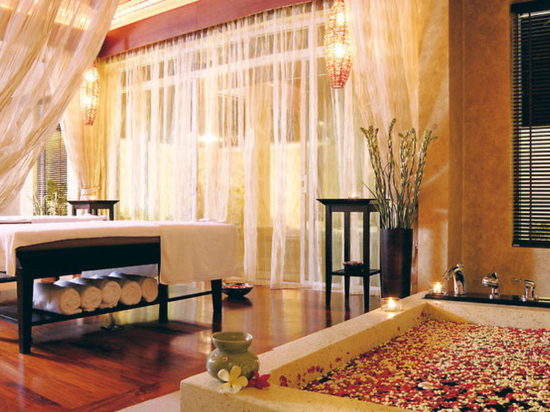 Le Meridien Khao Lak Beach