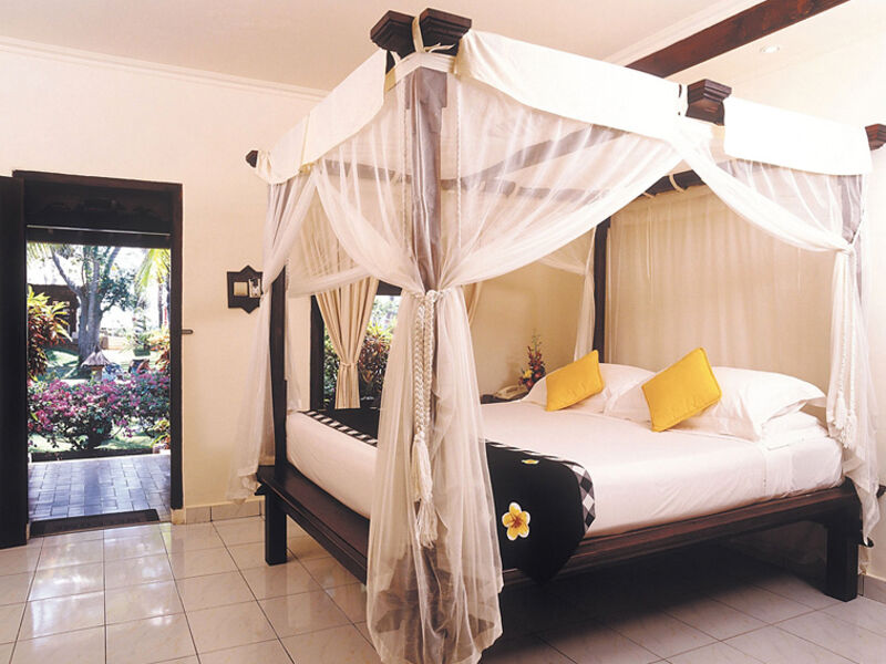 Legian Beach Hotel