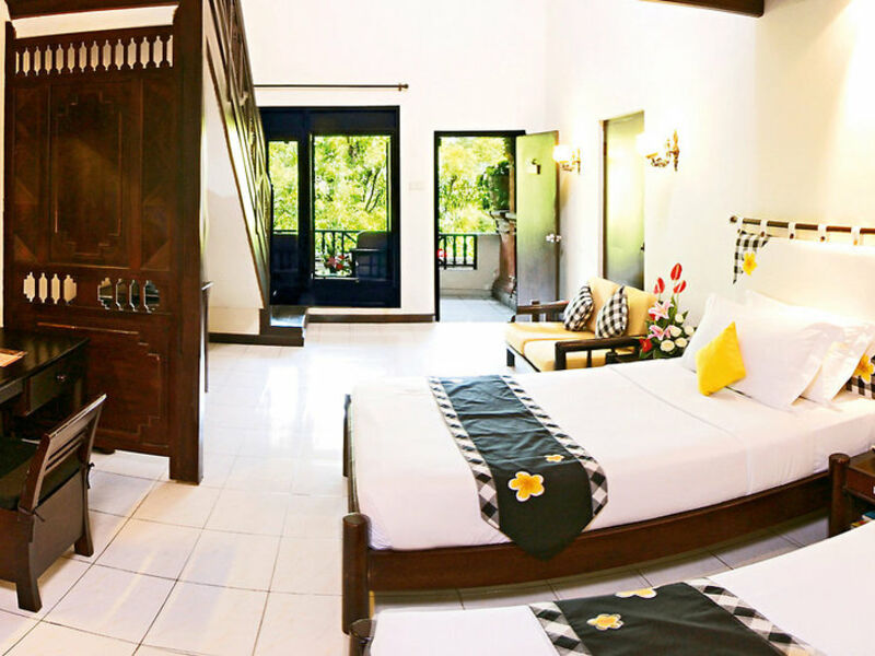 Legian Beach Hotel