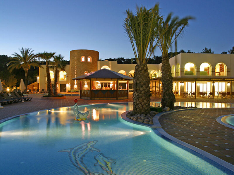 Legian Beach Hotel