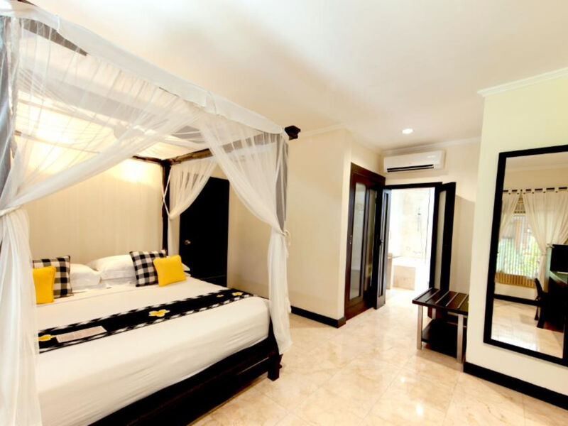 Legian Beach Hotel