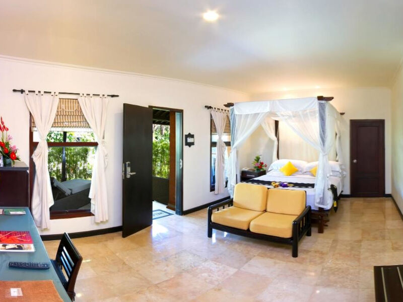 Legian Beach Hotel