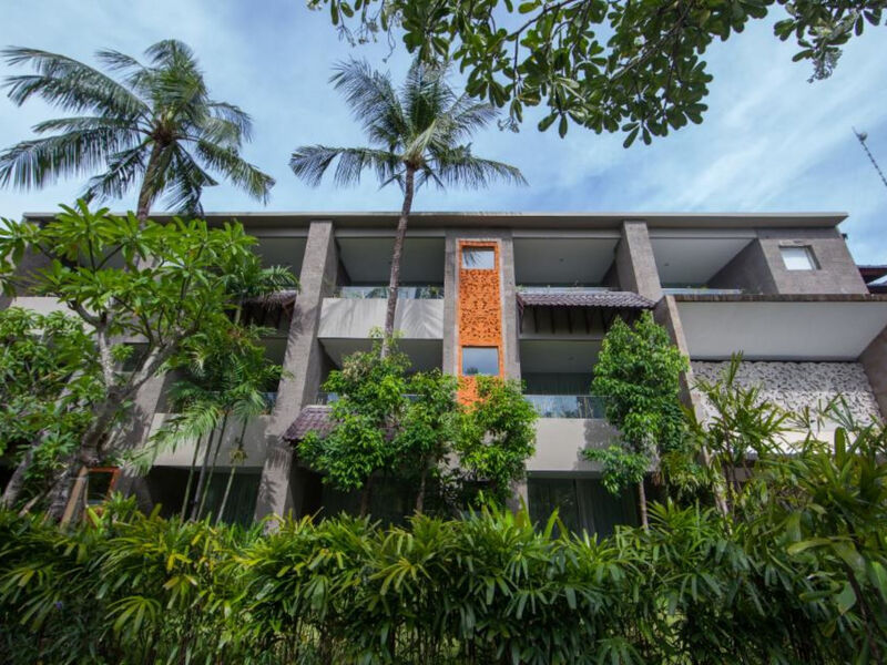 Legian Beach Hotel