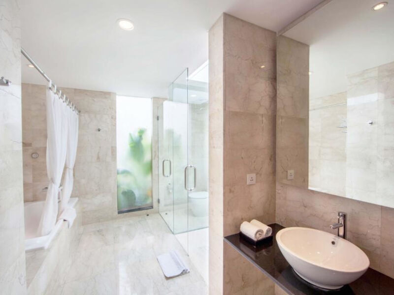 Legian Beach Hotel