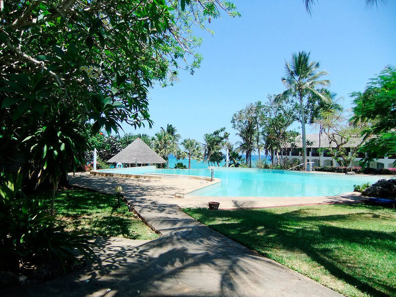 LeisureLodge Beach & Golf Resort