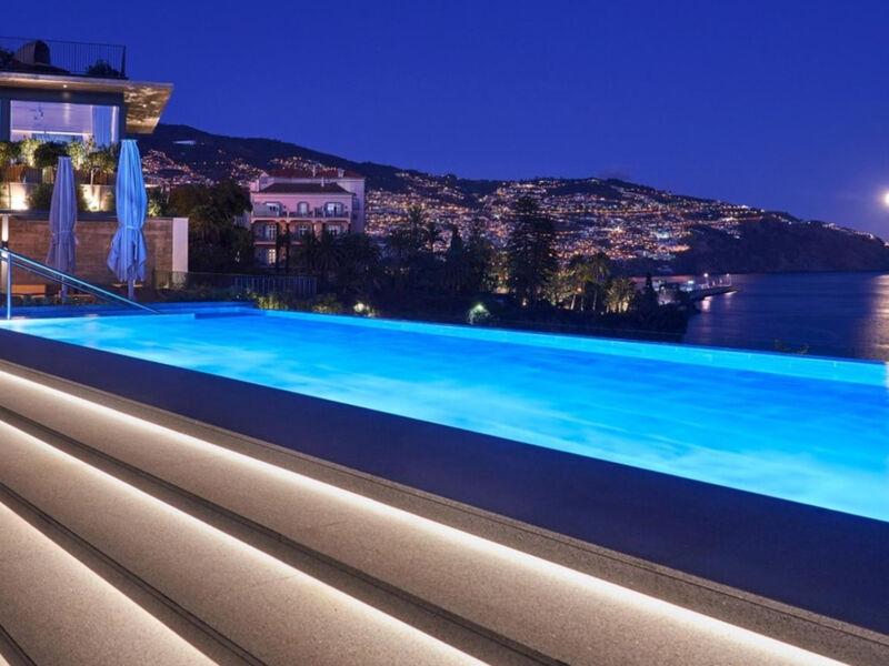 Les Suites At The Cliff Bay