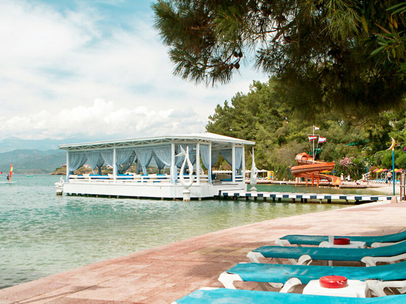 Letoonia, Club & Hotel