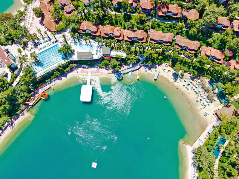 Letoonia, Club & Hotel