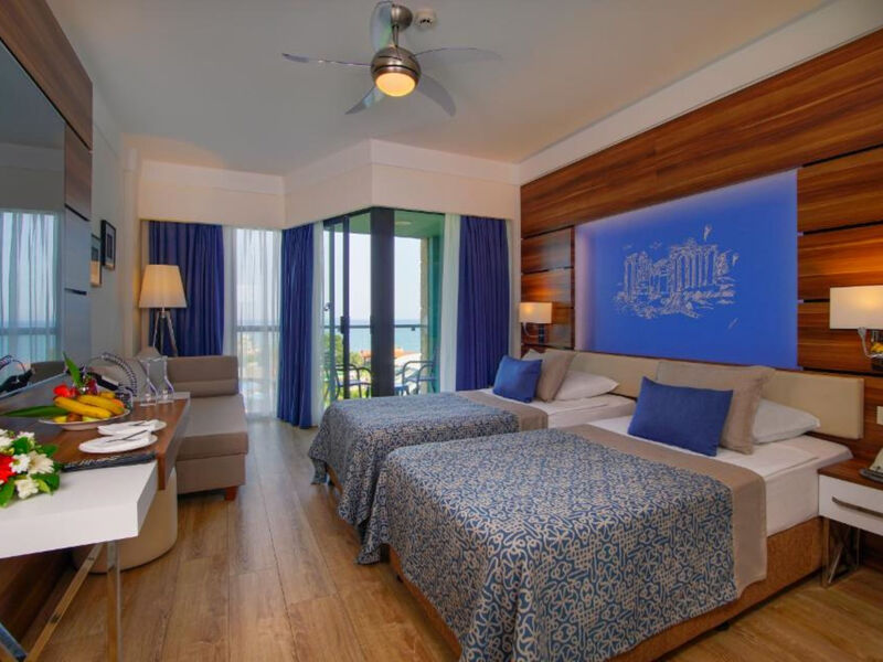 Limak Atlantis Deluxe Hotel &Amp; Resort