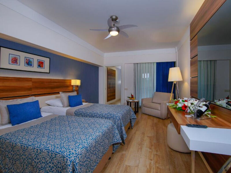 Limak Atlantis Deluxe Hotel &Amp; Resort