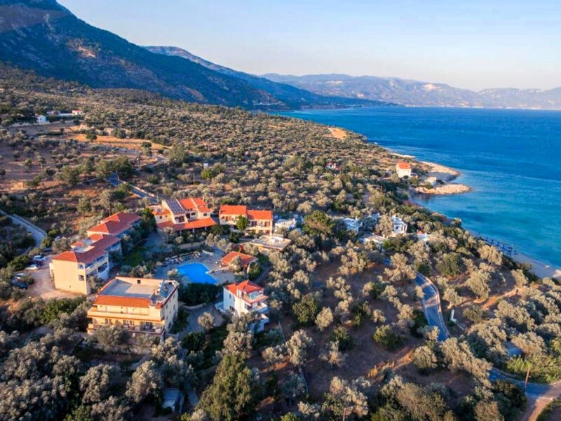 Limnionas Bay Village