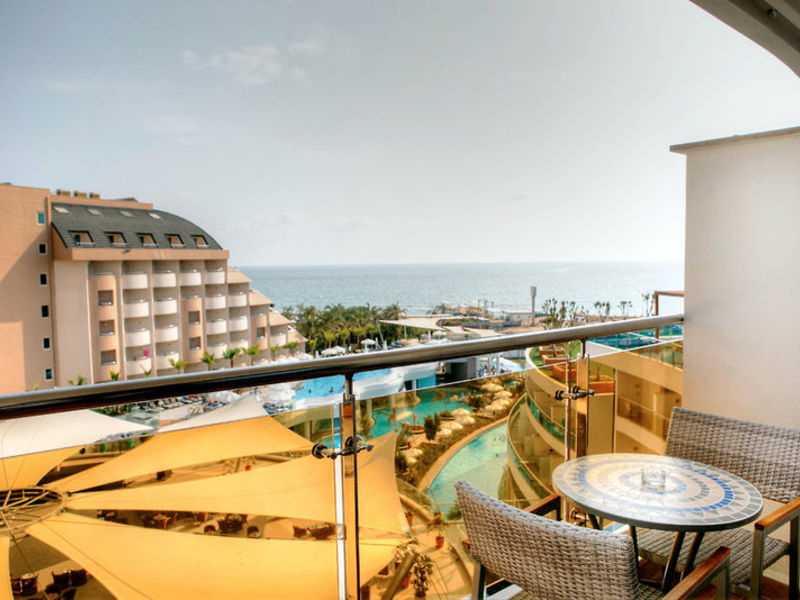 Long Beach Harmony Hotel