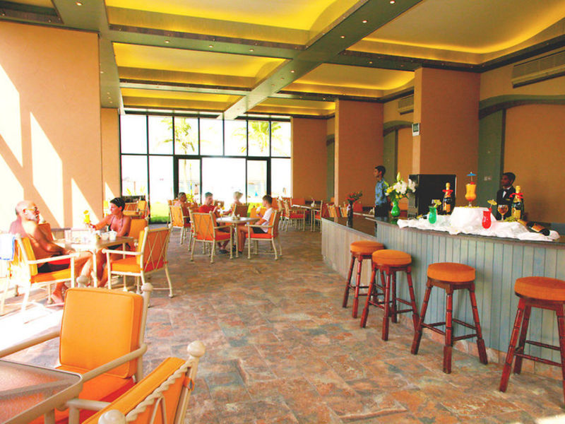 Lou' Lou' A Beach Resort Shar.