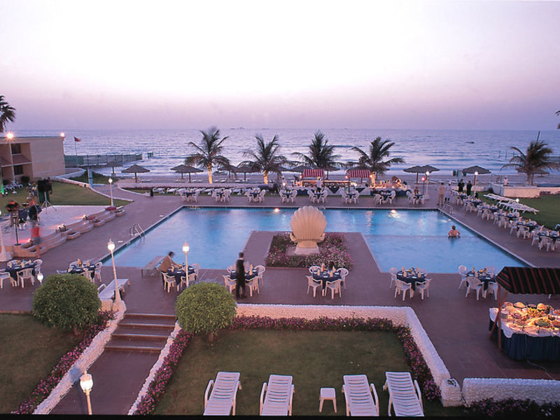 Lou' Lou' A Beach Resort Shar.