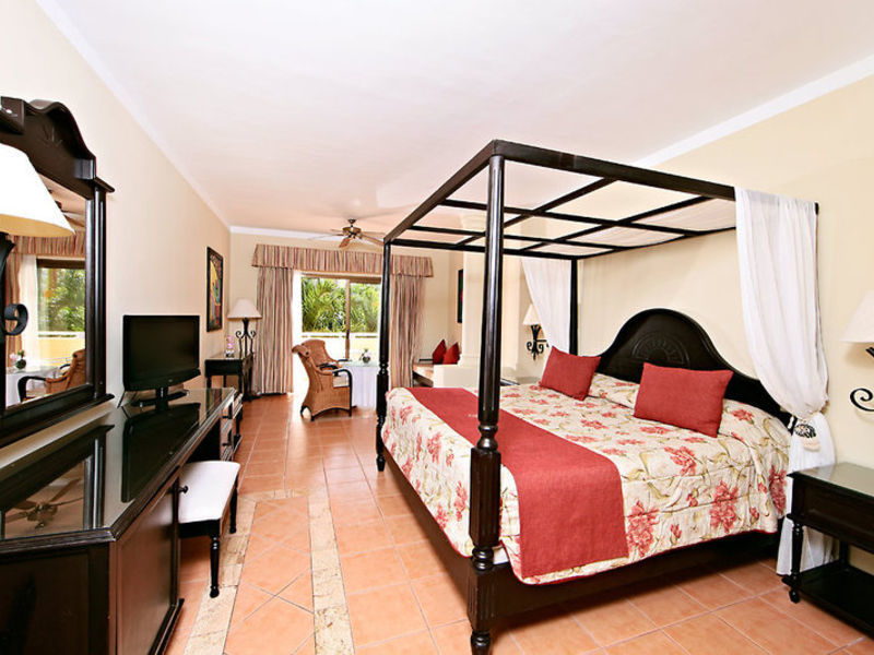 Lux. Bahia Principe Ambar Green