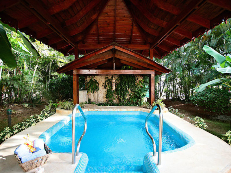 Lux. Bahia Principe Bouganville