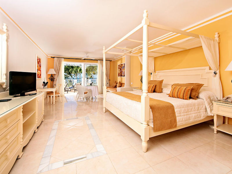 Lux. Bahia Principe Bouganville