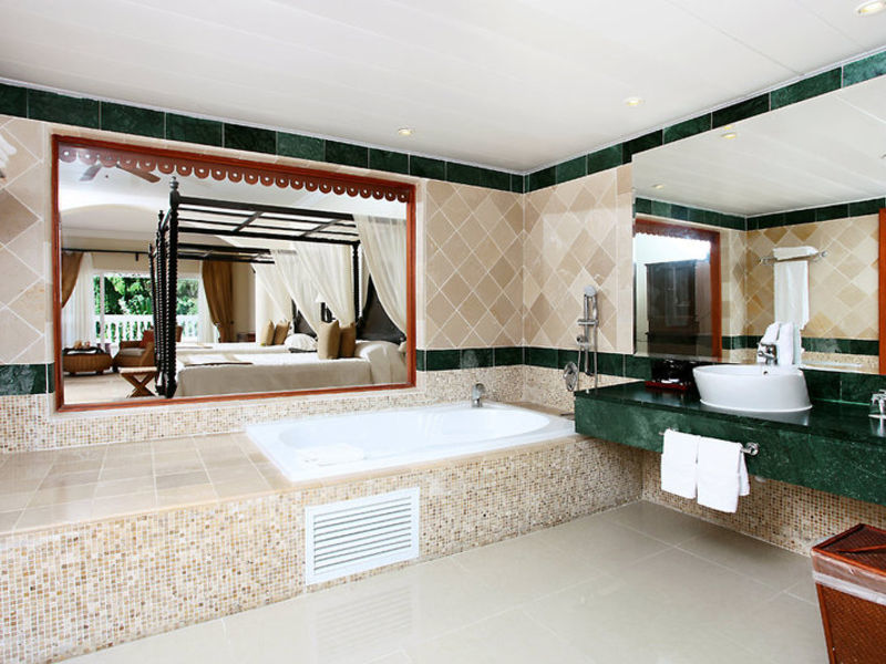 Luxury Bahia Pr. CayoLevantado