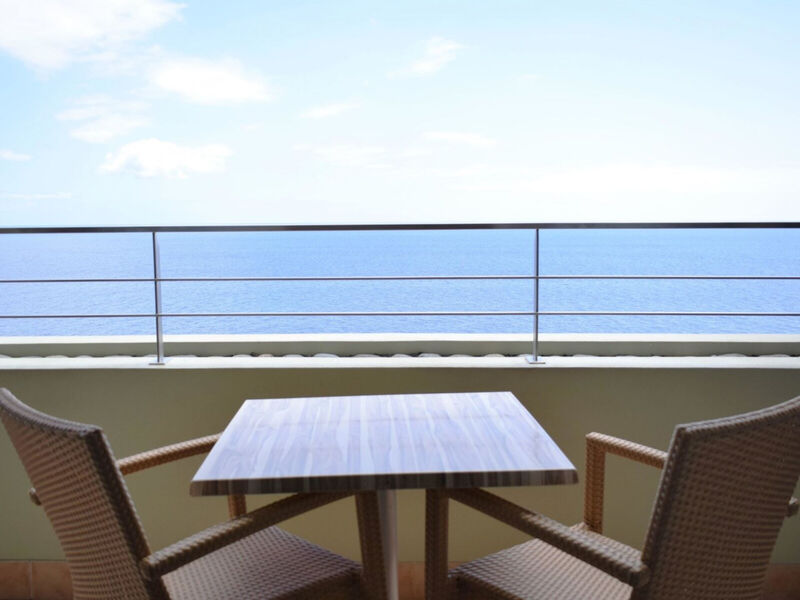 Madeira Regency Cliff