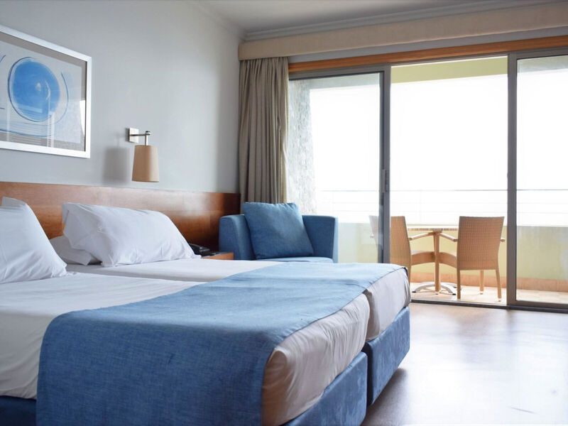 Madeira Regency Cliff