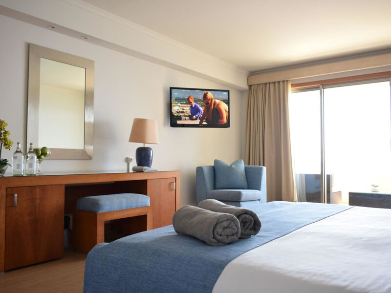 Madeira Regency Cliff