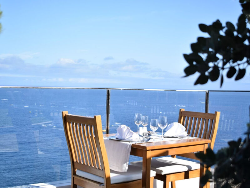 Madeira Regency Cliff