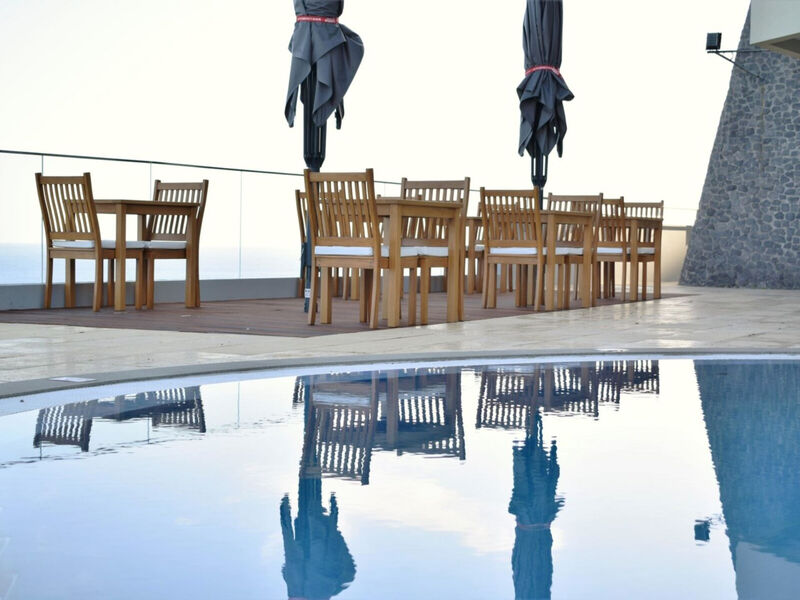 Madeira Regency Cliff