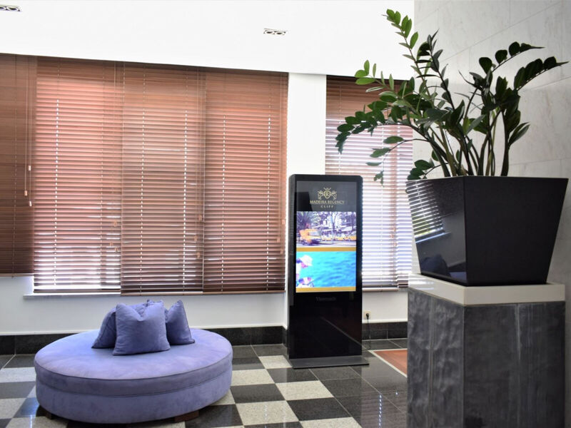 Madeira Regency Cliff