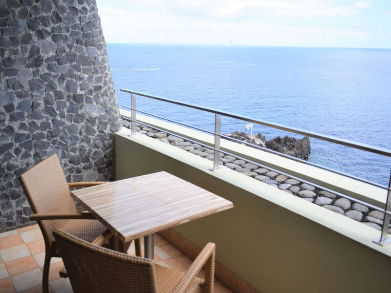 Madeira Regency Cliff