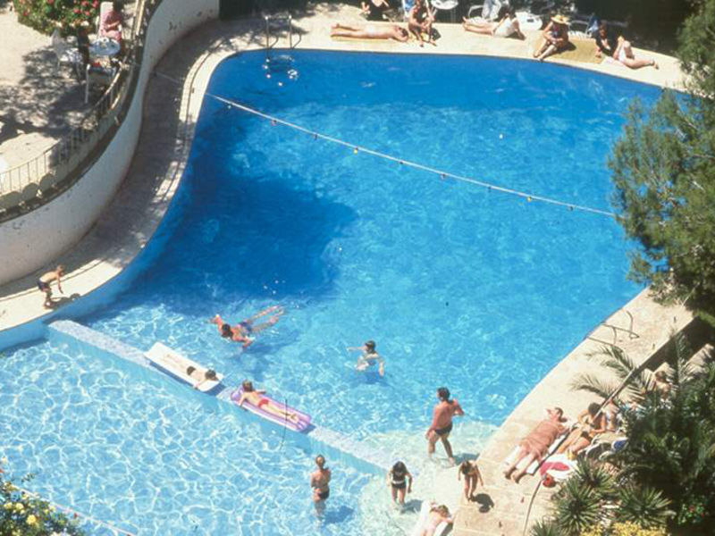 Magic Aqua Rock Gardens Hotel