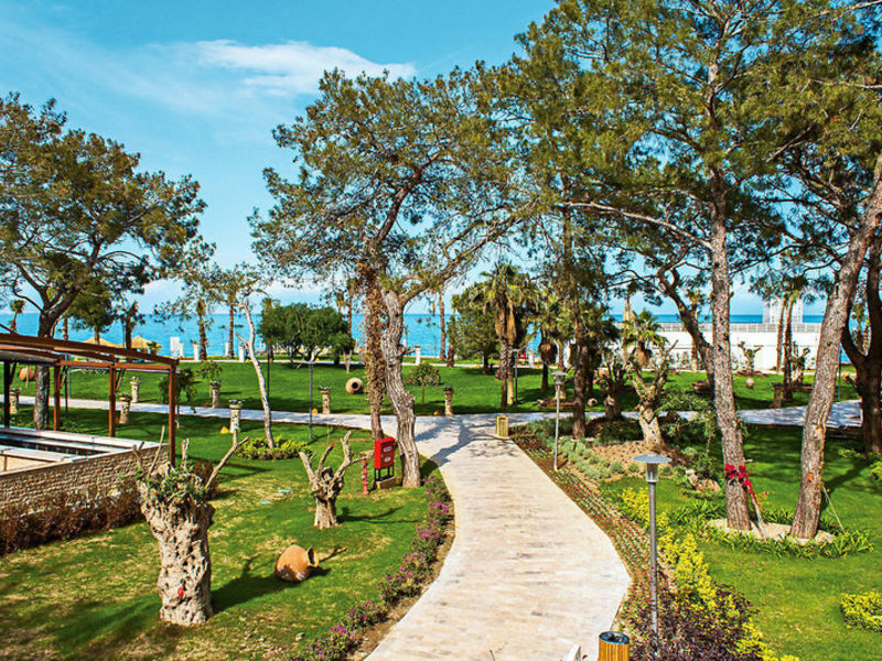 Main Building & Villas